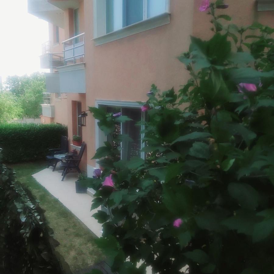 Saint Nicholas Varna Lovely 2 Bedroom Apartment With Sunny Garden Екстер'єр фото