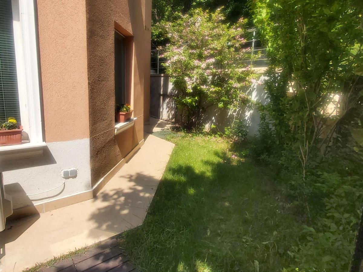 Saint Nicholas Varna Lovely 2 Bedroom Apartment With Sunny Garden Екстер'єр фото